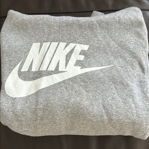 BARELY WORN Nike Gray Kids Sweatshirt